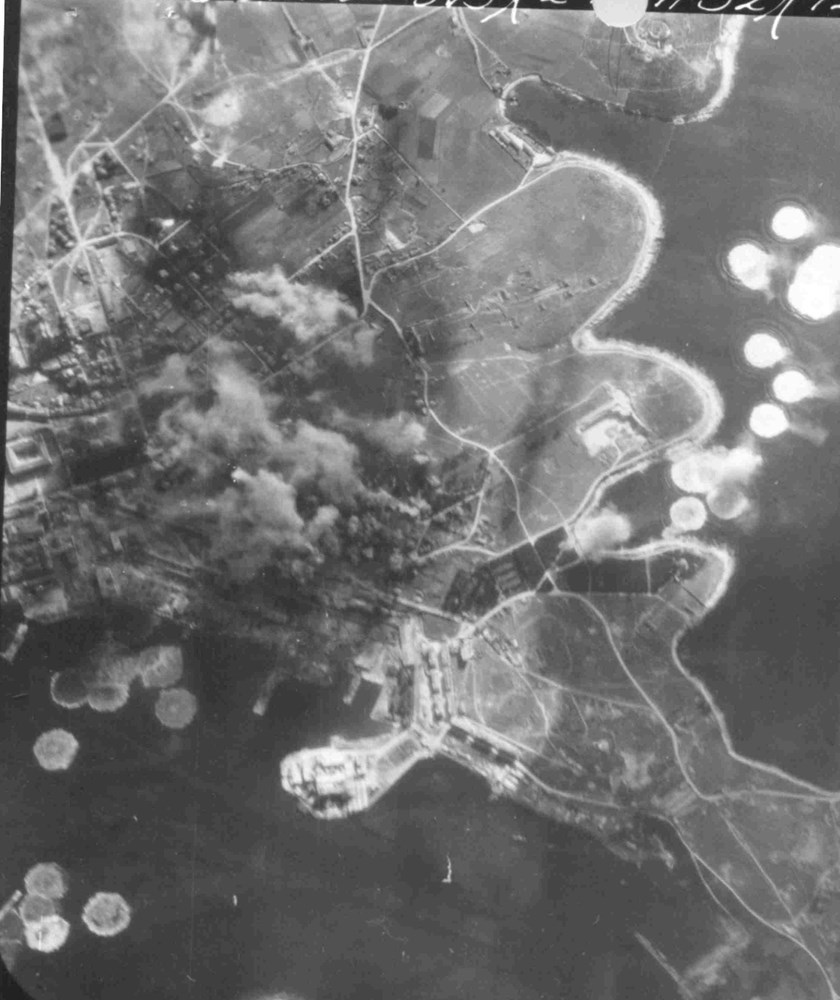 Bombardiranje Pule 1944.